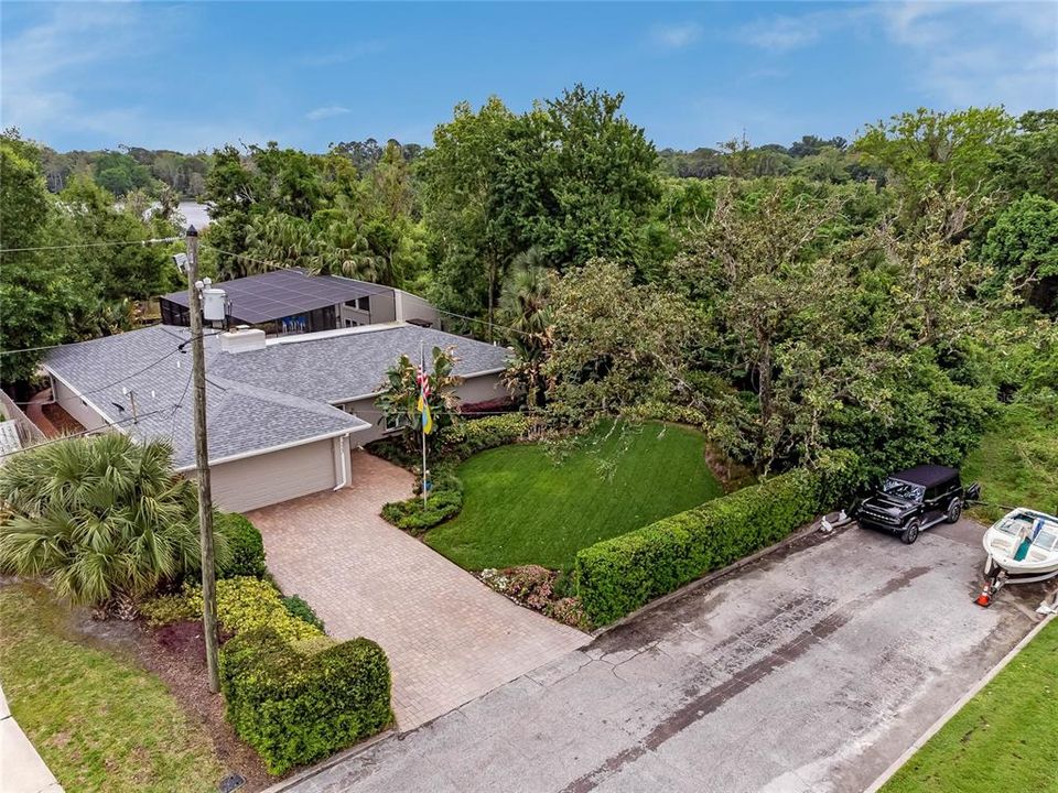 Recently Sold: $988,000 (5 beds, 3 baths, 2845 Square Feet)
