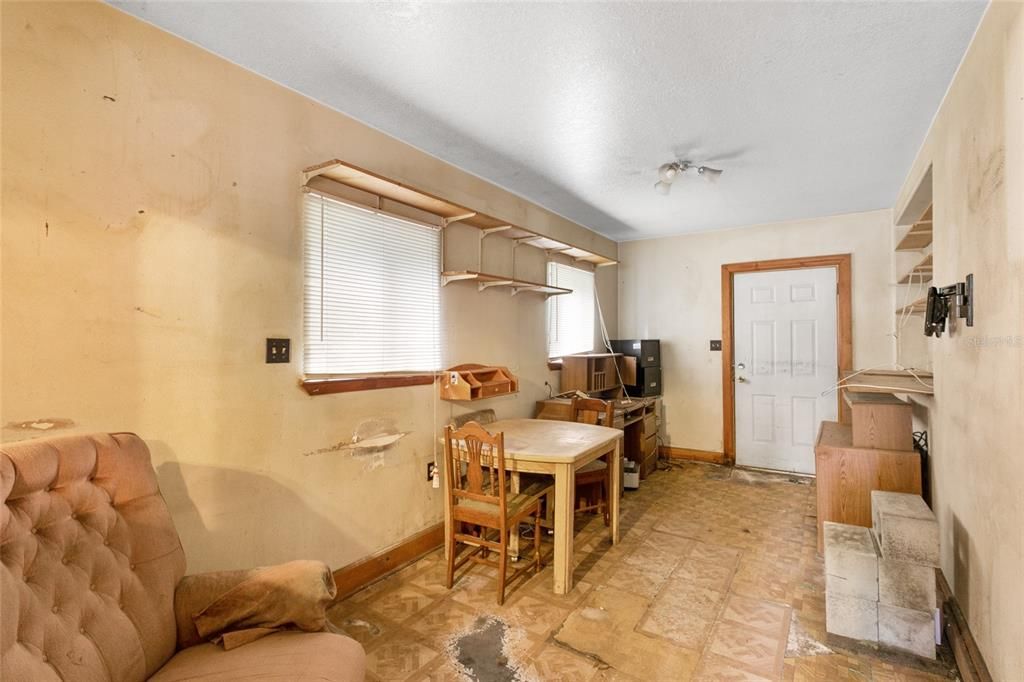 Recently Sold: $200,000 (3 beds, 2 baths, 1400 Square Feet)