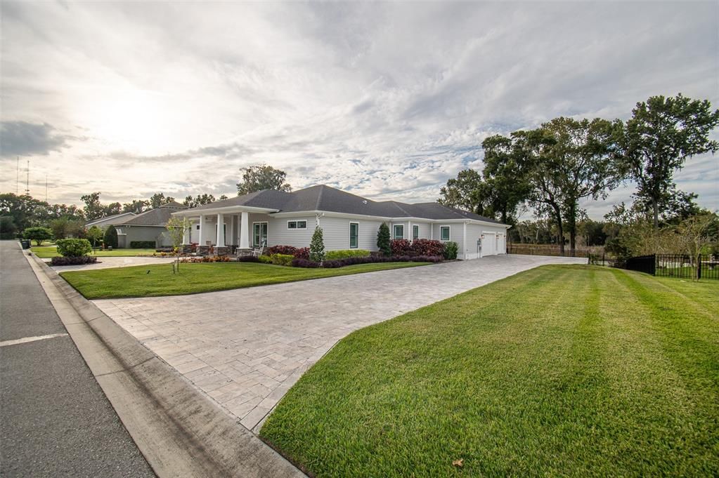 Recently Sold: $1,050,000 (3 beds, 3 baths, 3163 Square Feet)