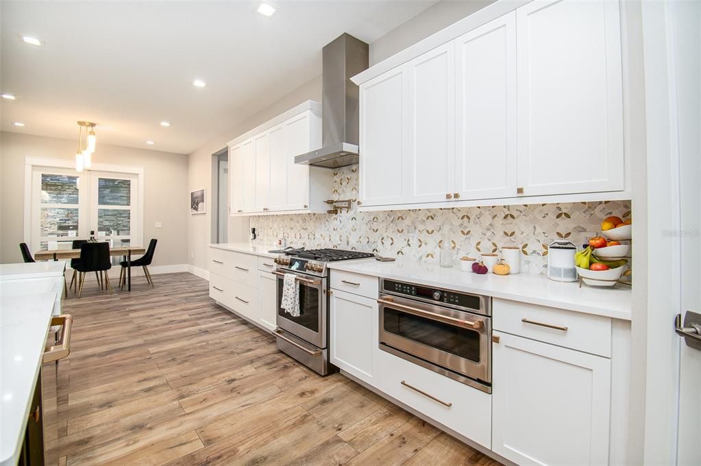 Recently Sold: $1,050,000 (3 beds, 3 baths, 3163 Square Feet)