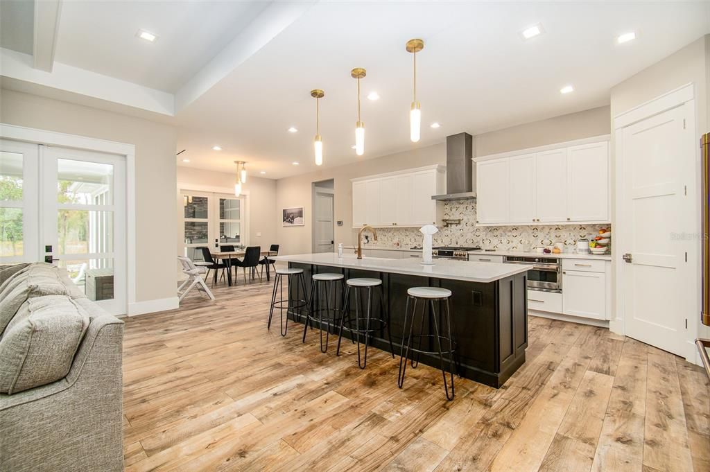 Recently Sold: $1,050,000 (3 beds, 3 baths, 3163 Square Feet)