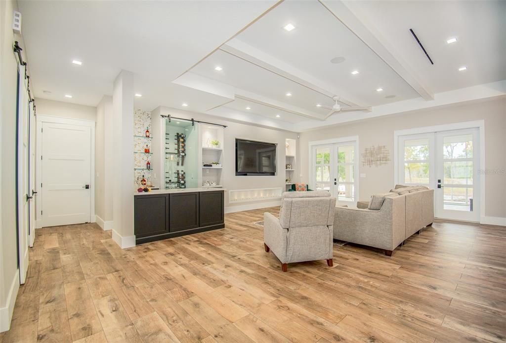 Recently Sold: $1,050,000 (3 beds, 3 baths, 3163 Square Feet)