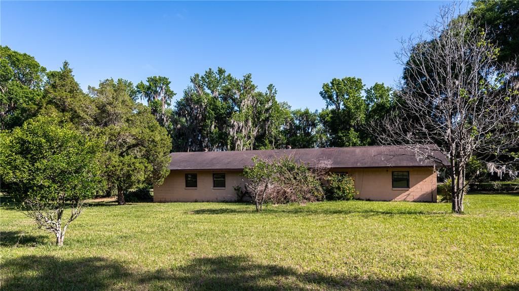 Recently Sold: $185,000 (4 beds, 2 baths, 4076 Square Feet)