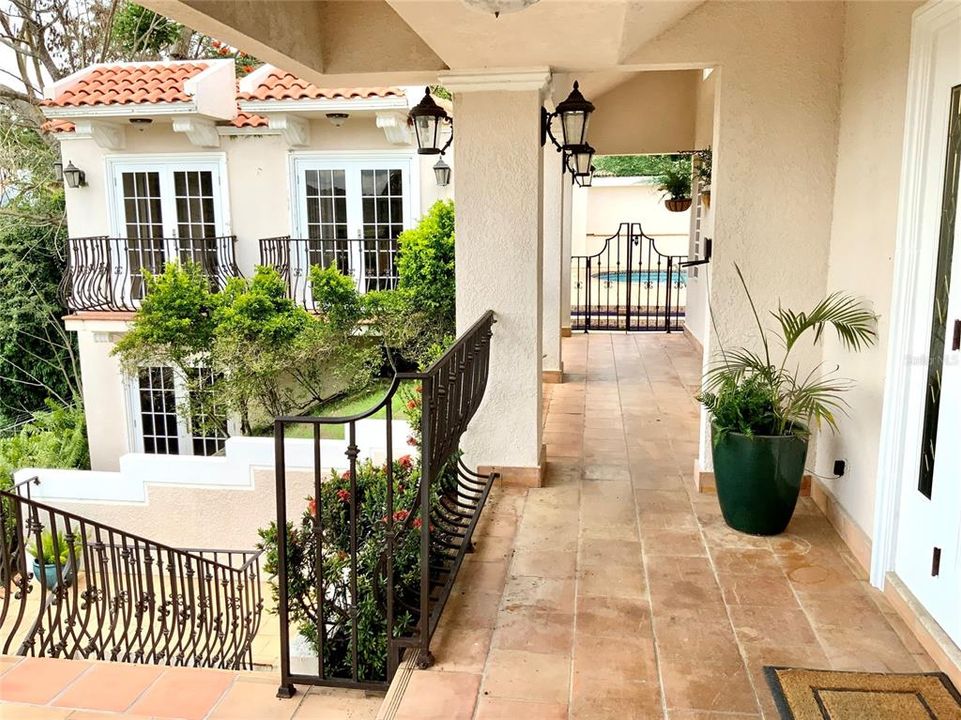 Entrance with Spanish tiles