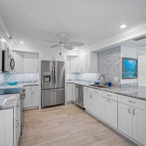 Recently Sold: $600,000 (2 beds, 2 baths, 1175 Square Feet)