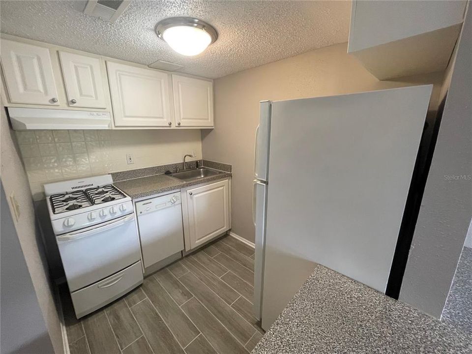 Recently Rented: $1,000 (1 beds, 1 baths, 496 Square Feet)