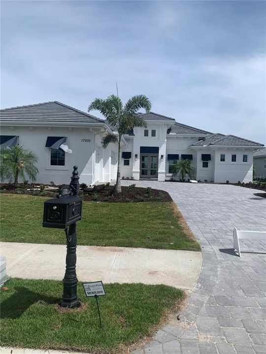 Vendido Recientemente: $1,482,615 (3 camas, 3 baños, 3138 Pies cuadrados)