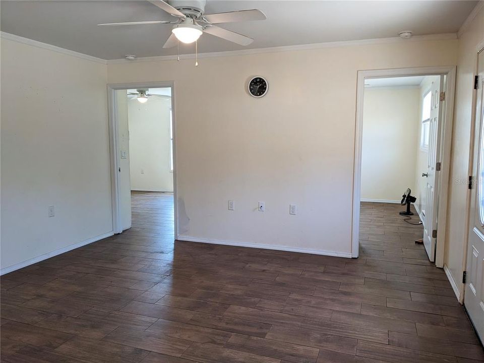 Recently Sold: $160,000 (2 beds, 2 baths, 875 Square Feet)