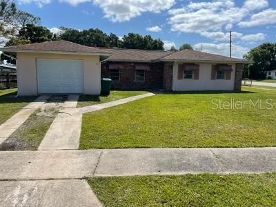 Recently Rented: $1,650 (3 beds, 2 baths, 1442 Square Feet)