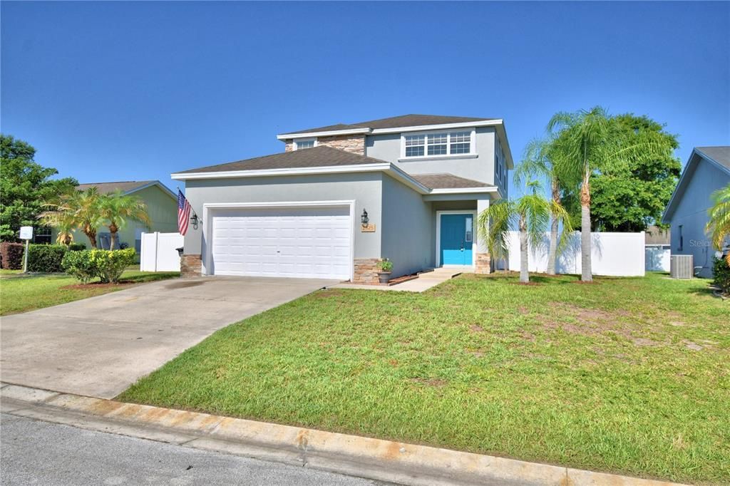 Recently Sold: $359,900 (4 beds, 2 baths, 1916 Square Feet)