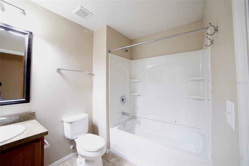 最近租的: $2,500 (3 贝兹, 2 浴室, 1920 平方英尺)