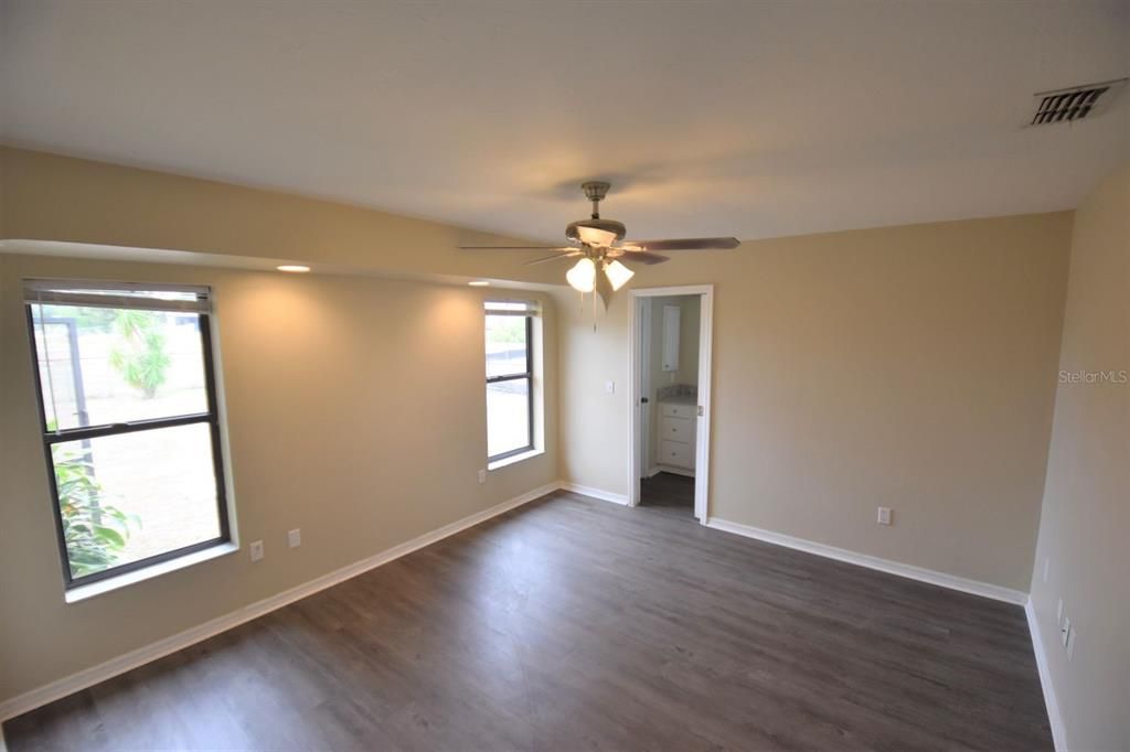 Recently Rented: $2,095 (3 beds, 2 baths, 1262 Square Feet)