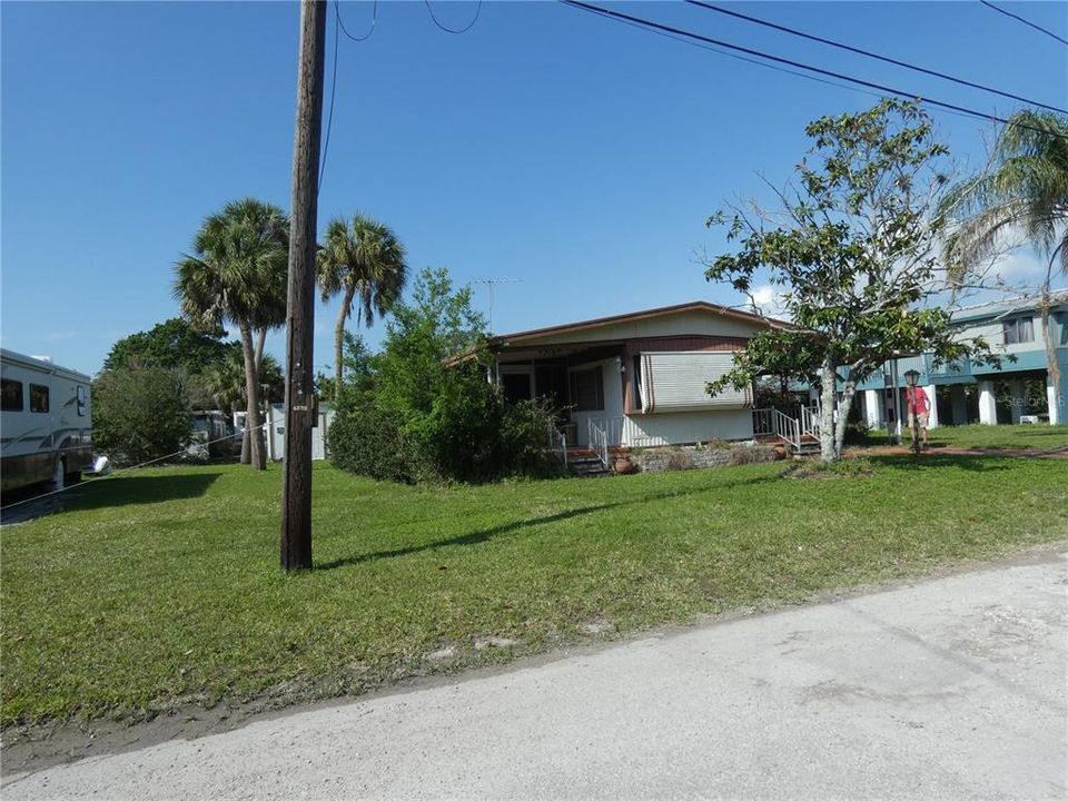 Recently Sold: $53,500 (2 beds, 1 baths, 864 Square Feet)