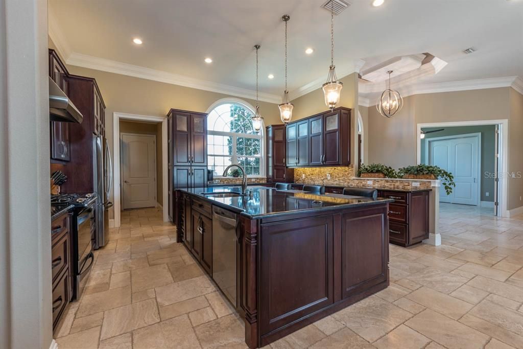 Recently Sold: $1,500,000 (4 beds, 3 baths, 2712 Square Feet)