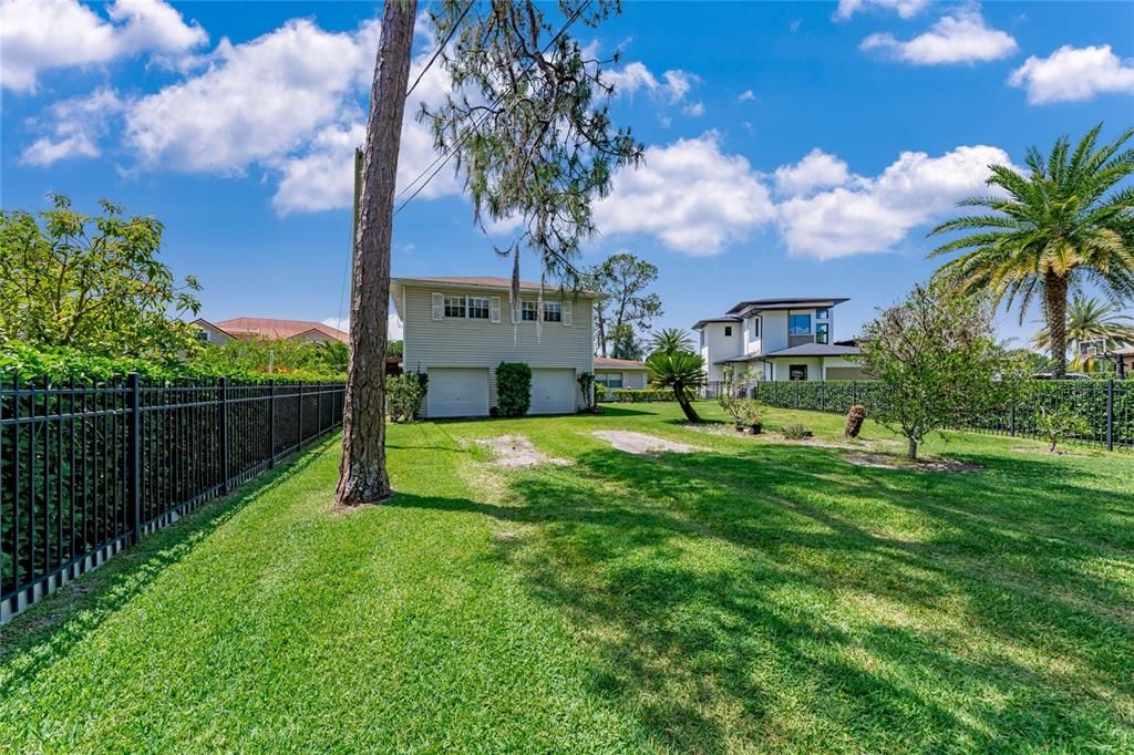 Recently Sold: $950,000 (4 beds, 3 baths, 2672 Square Feet)