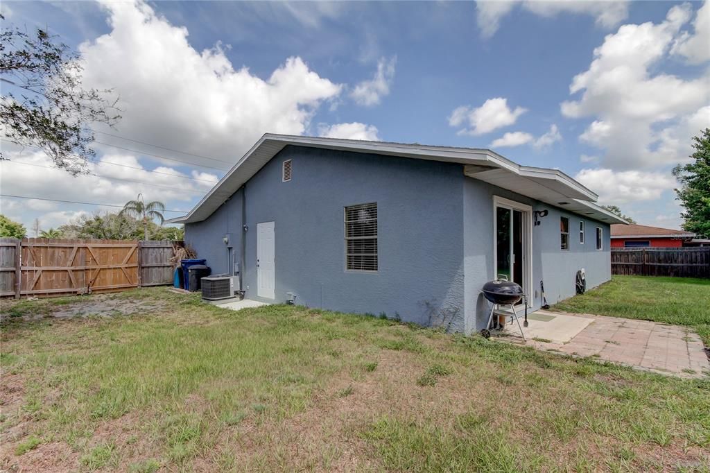 Recently Sold: $339,900 (3 beds, 1 baths, 1437 Square Feet)