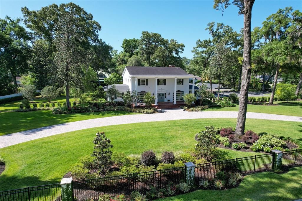 Recently Sold: $1,550,000 (5 beds, 3 baths, 4953 Square Feet)