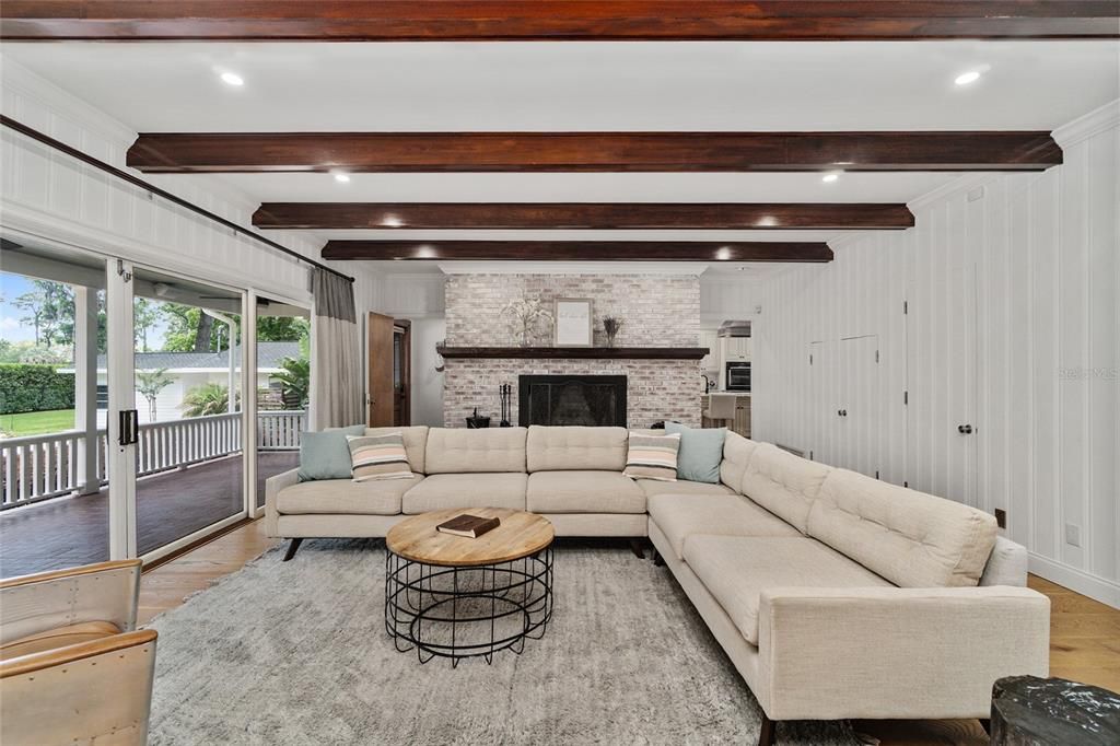 Recently Sold: $1,550,000 (5 beds, 3 baths, 4953 Square Feet)