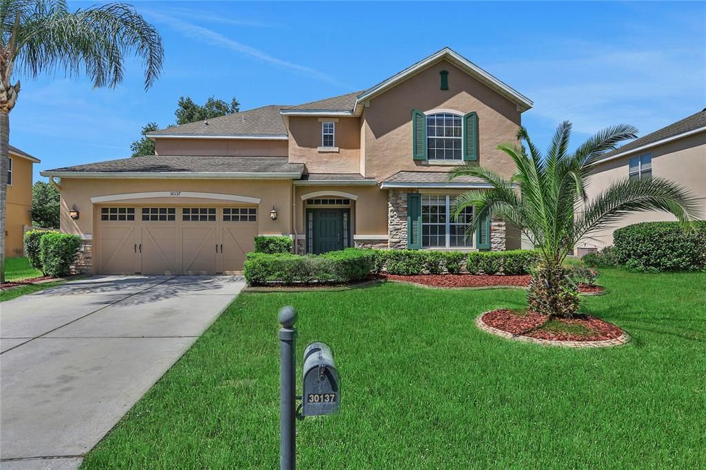 Recently Sold: $600,000 (5 beds, 3 baths, 3706 Square Feet)