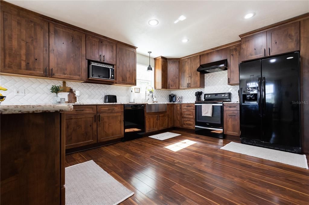 Recently Sold: $559,000 (3 beds, 2 baths, 2160 Square Feet)