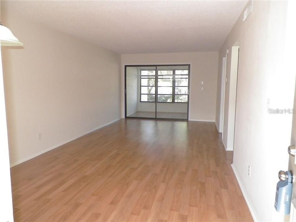 Recently Sold: $160,000 (1 beds, 1 baths, 750 Square Feet)