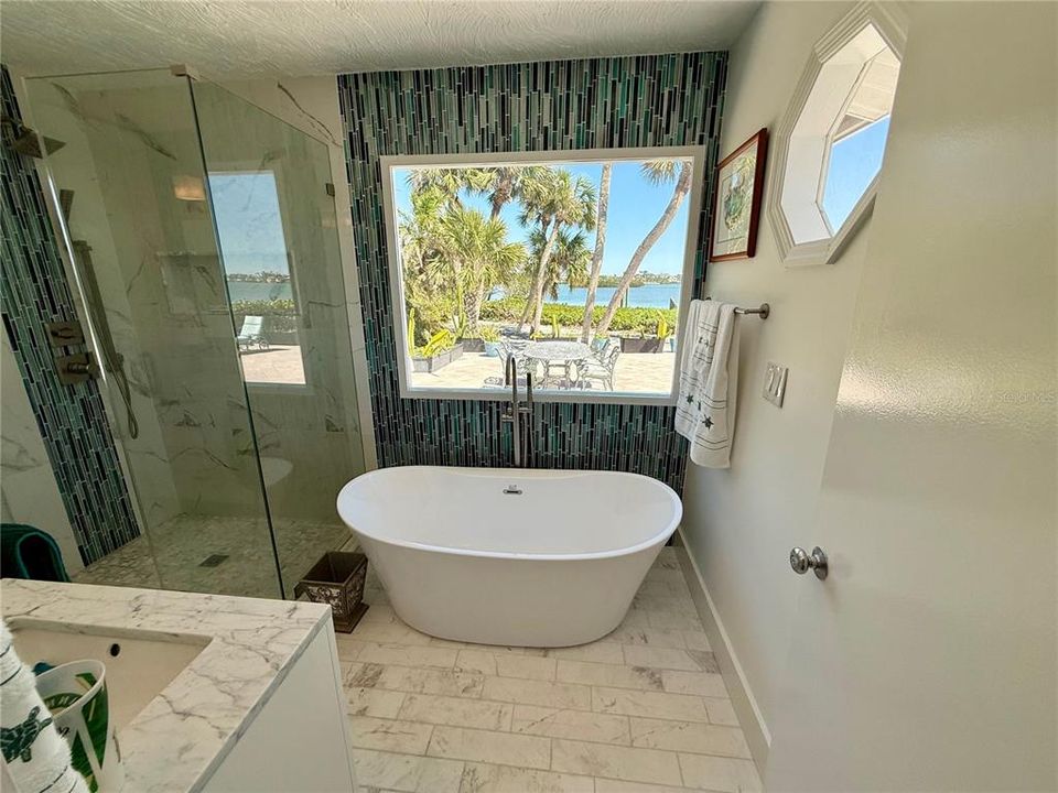 For Rent: $10,000 (4 beds, 3 baths, 3275 Square Feet)