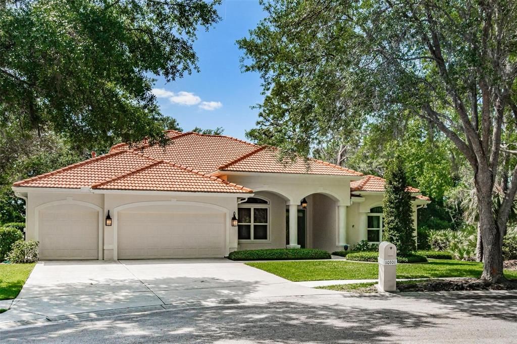 Recently Sold: $989,000 (5 beds, 4 baths, 4031 Square Feet)