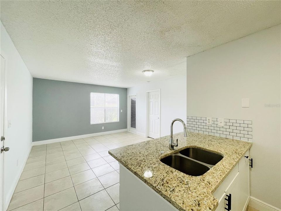 Recently Sold: $123,000 (1 beds, 1 baths, 618 Square Feet)