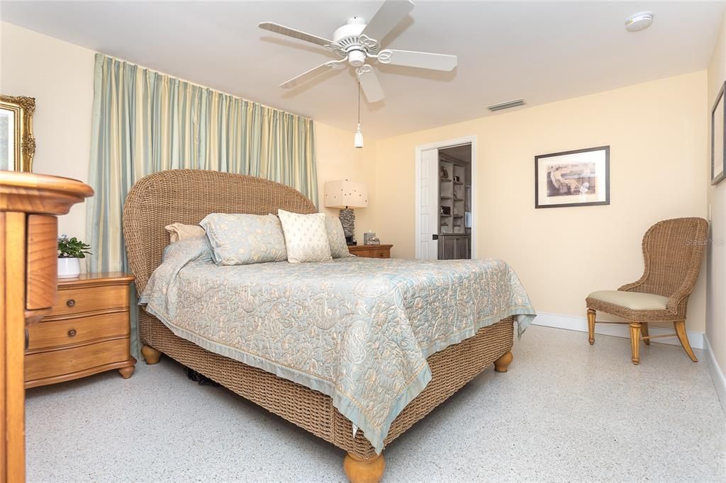 Recently Sold: $2,300,000 (3 beds, 2 baths, 2027 Square Feet)