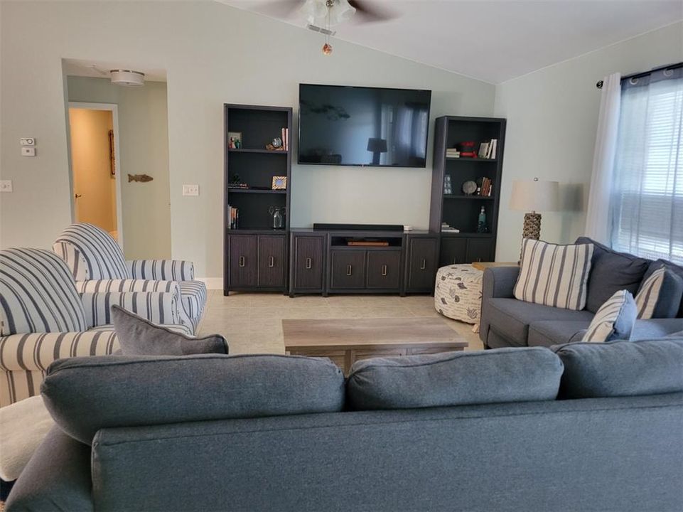 出租: $5,500 (3 贝兹, 2 浴室, 1630 平方英尺)