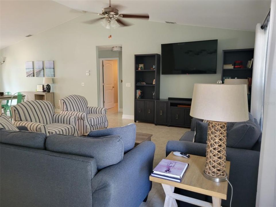 出租: $5,500 (3 贝兹, 2 浴室, 1630 平方英尺)