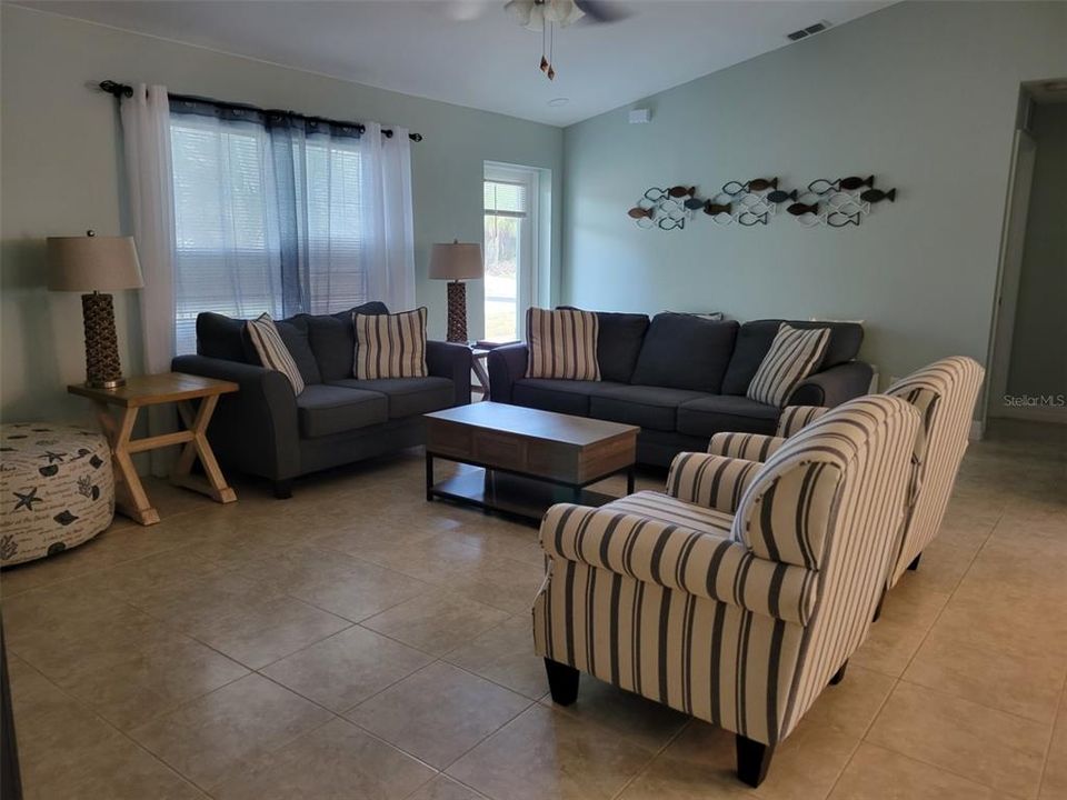 出租: $5,500 (3 贝兹, 2 浴室, 1630 平方英尺)