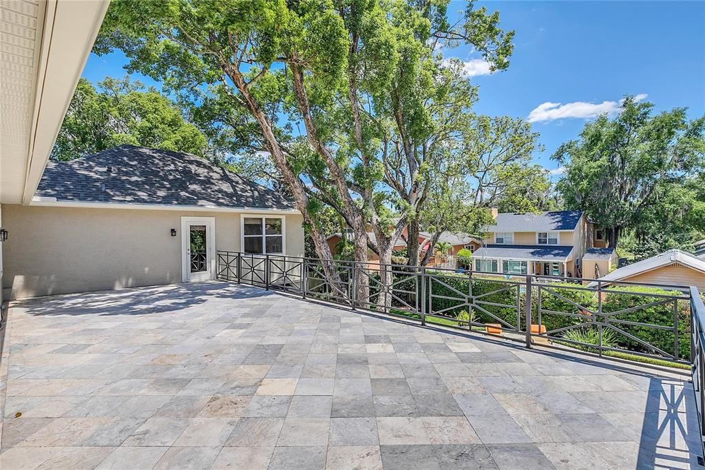 Recently Sold: $2,150,000 (6 beds, 5 baths, 5263 Square Feet)