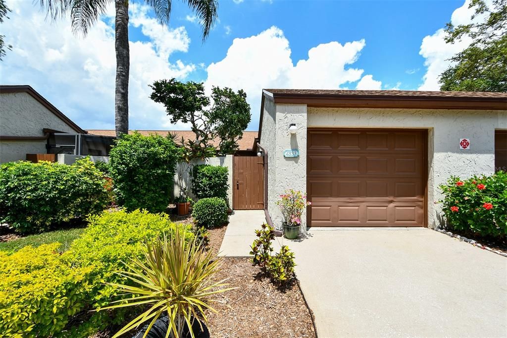 Recently Sold: $295,000 (2 beds, 2 baths, 1127 Square Feet)