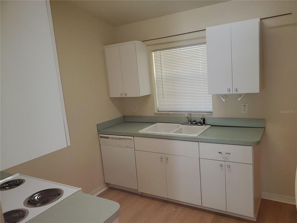 Recently Rented: $1,000 (2 beds, 2 baths, 900 Square Feet)
