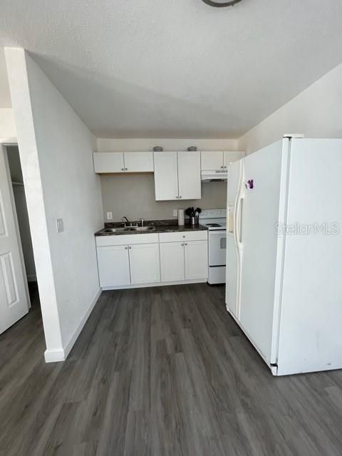 Recently Rented: $1,200 (2 beds, 1 baths, 816 Square Feet)