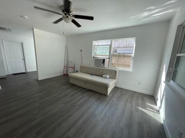 Recently Rented: $1,200 (2 beds, 1 baths, 816 Square Feet)