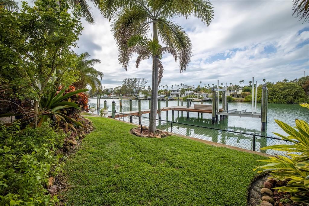 Recently Sold: $2,950,000 (4 beds, 3 baths, 2727 Square Feet)