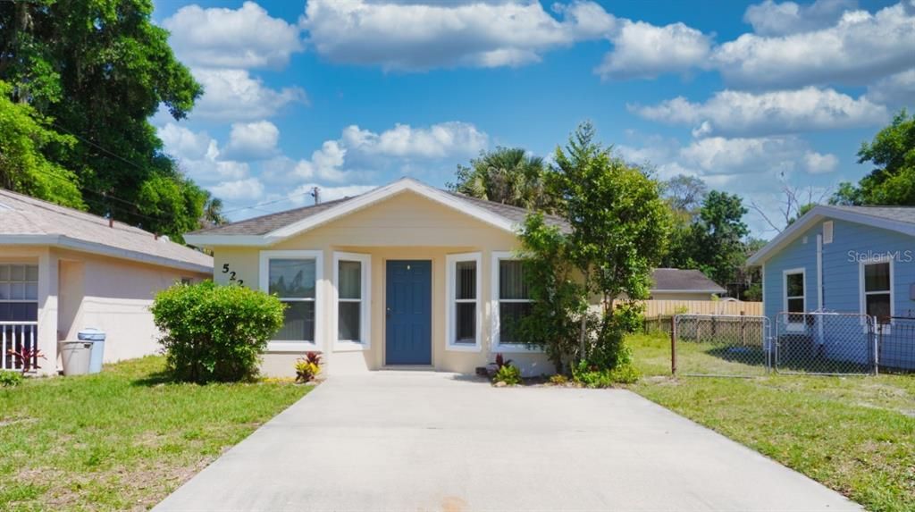 Recently Sold: $240,000 (3 beds, 2 baths, 1137 Square Feet)