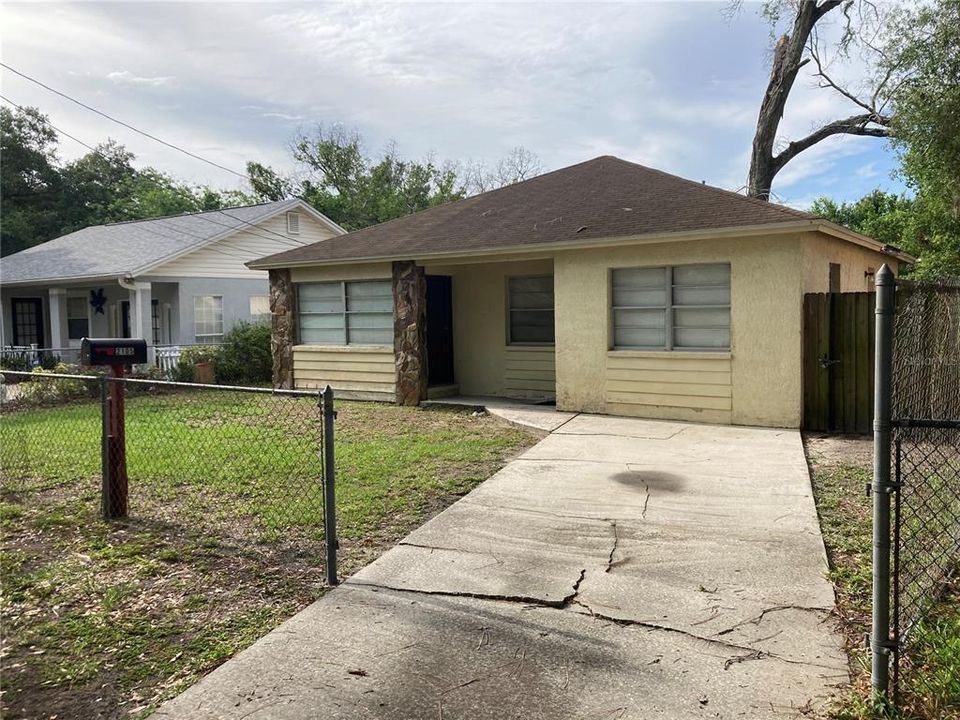 Recently Sold: $155,000 (3 beds, 2 baths, 1258 Square Feet)