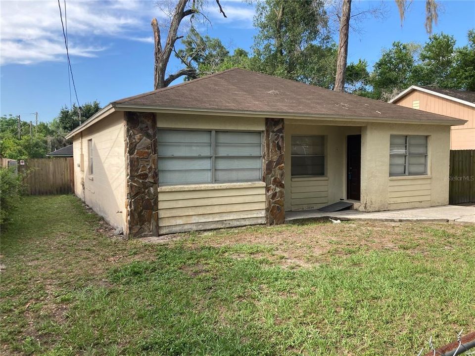 Recently Sold: $155,000 (3 beds, 2 baths, 1258 Square Feet)