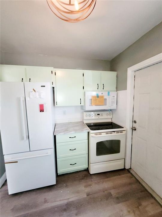 Recently Rented: $1,495 (3 beds, 1 baths, 1032 Square Feet)