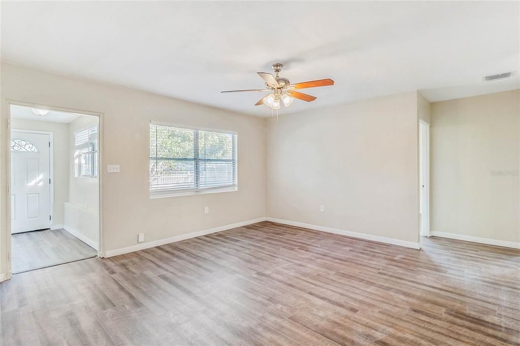 Recently Rented: $1,495 (4 beds, 2 baths, 1492 Square Feet)