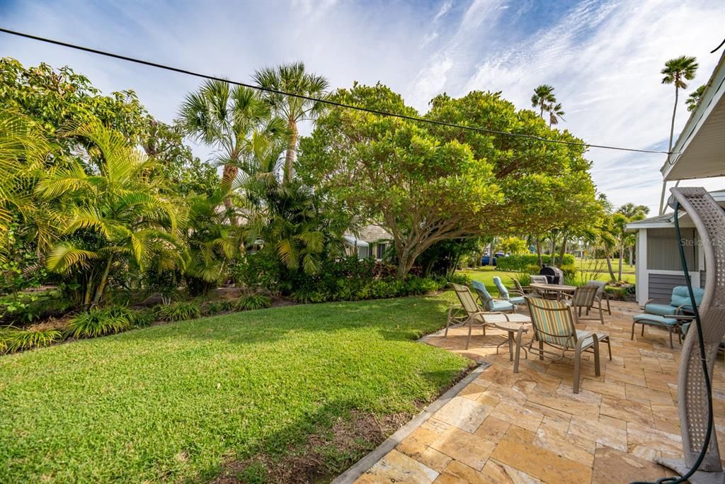 Recently Sold: $1,250,000 (0 beds, 0 baths, 1637 Square Feet)