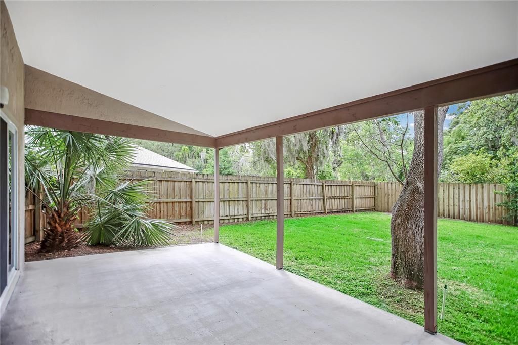 Huge Lanai and a completely fenced back yard.