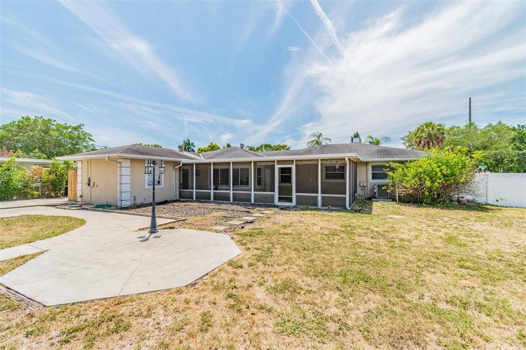 Recently Sold: $425,000 (3 beds, 2 baths, 1831 Square Feet)