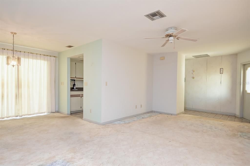 Recently Sold: $250,000 (3 beds, 2 baths, 1555 Square Feet)