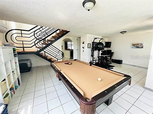 Recently Sold: $425,000 (4 beds, 2 baths, 2350 Square Feet)