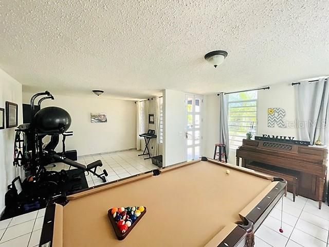 Recently Sold: $425,000 (4 beds, 2 baths, 2350 Square Feet)