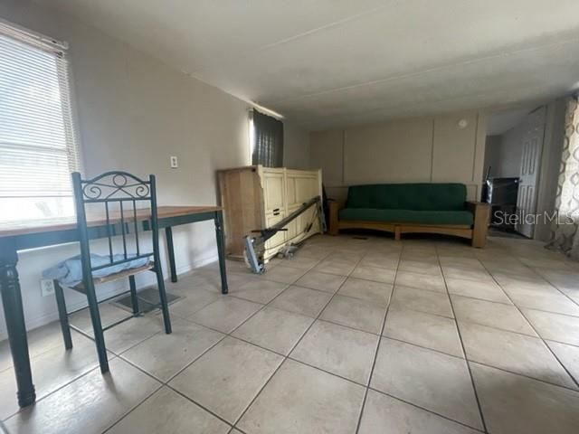 Vendido Recientemente: $165,000 (2 camas, 1 baños, 672 Pies cuadrados)